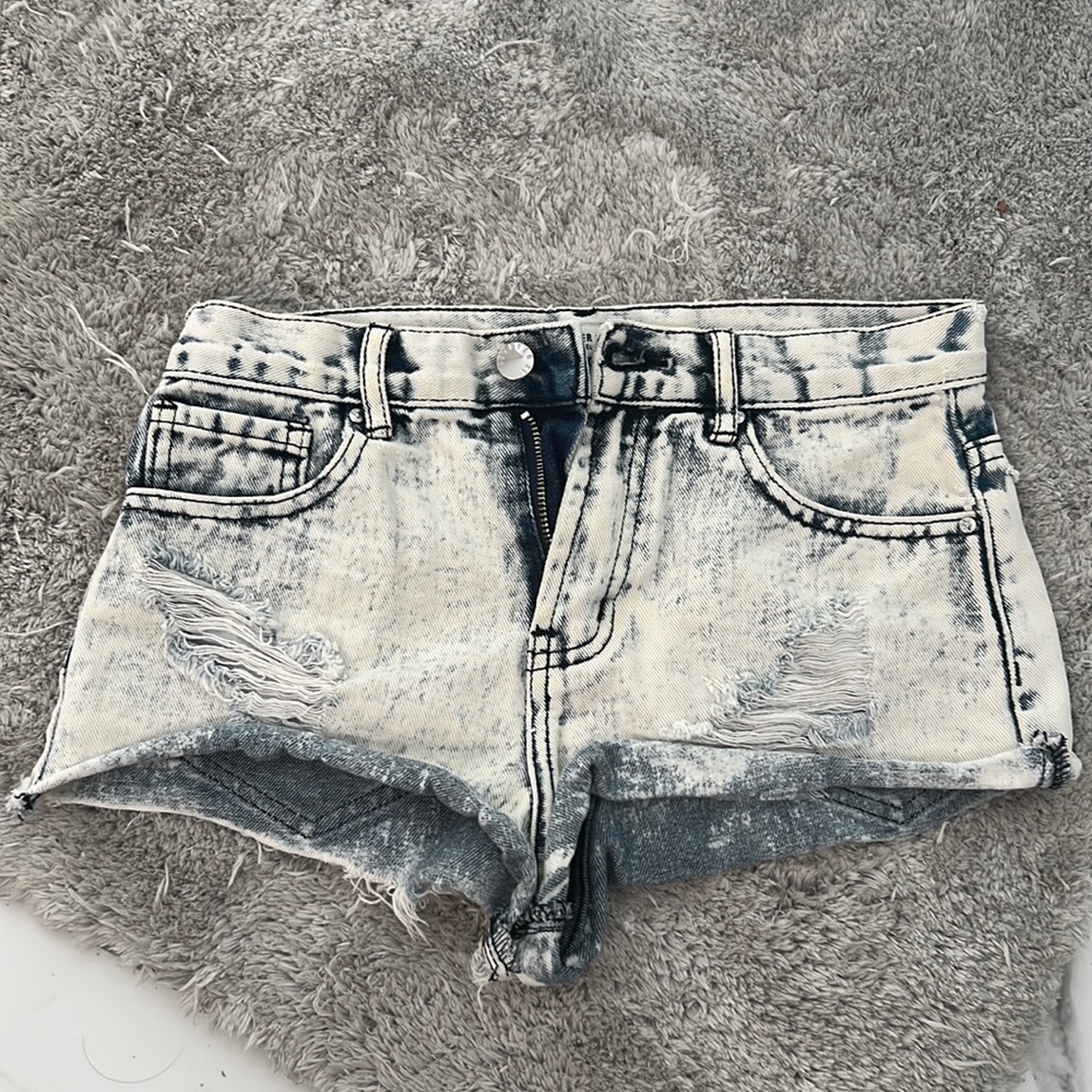 Forever 21 Acid Wash Hi Rise Destructed Shorts 25